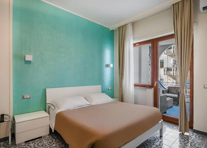 Couette-café The Reef 4*