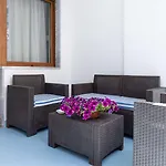 The Reef 4*