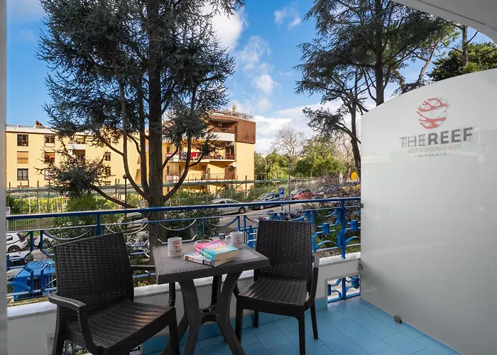 The Reef Nocleg ze śniadaniem 4*